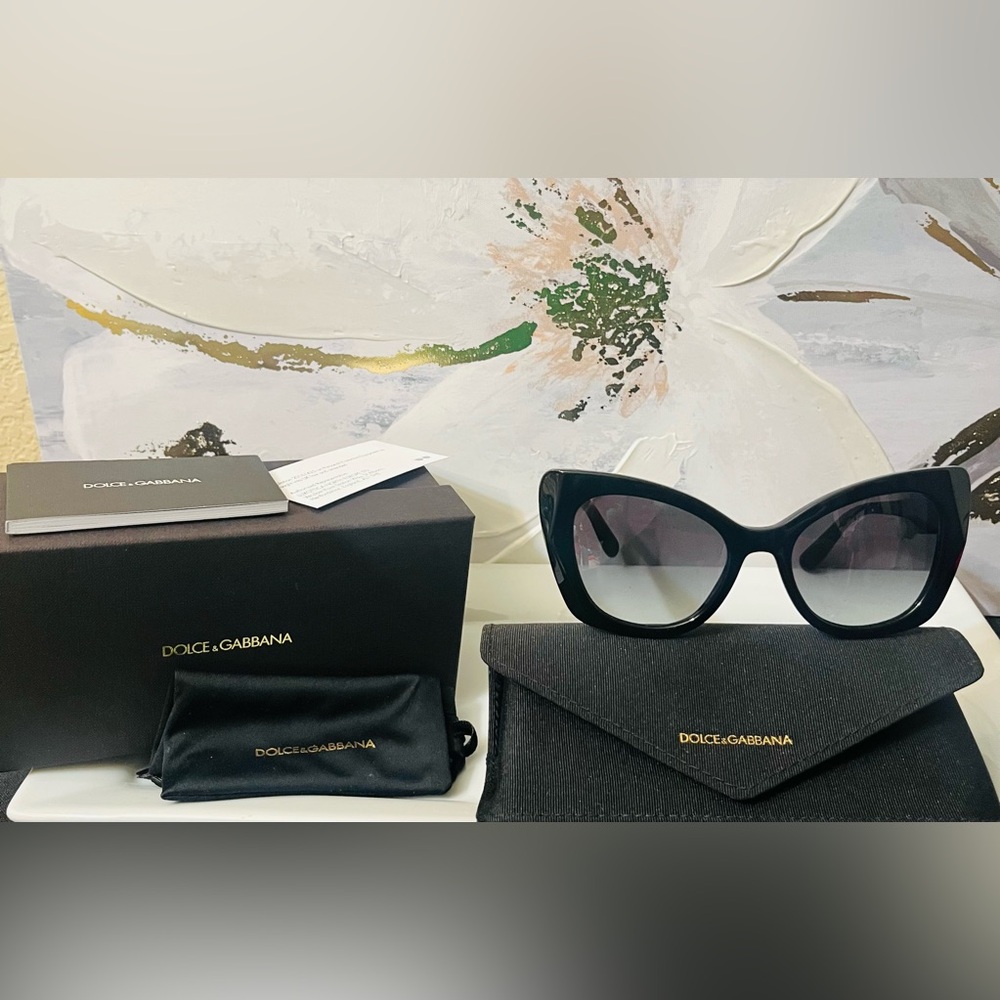 🛍️NWT Dolce & Gabbana Black and Gold Women's Low Bridge Fit Sunglasses, DG4405 - Picture 7 of 7